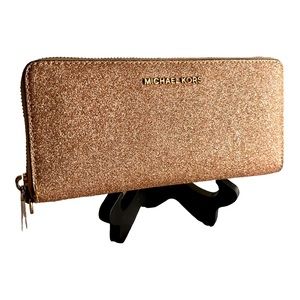 NWOT Michael Kors Glitter Zippy Wallet